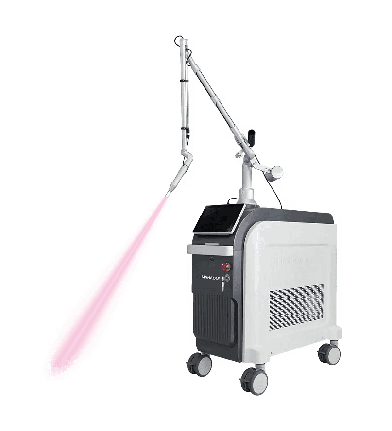 Picolaser esthétique professionnel sur roulettes, tête de traitement avec faisceau lumineux rose, fond blanc